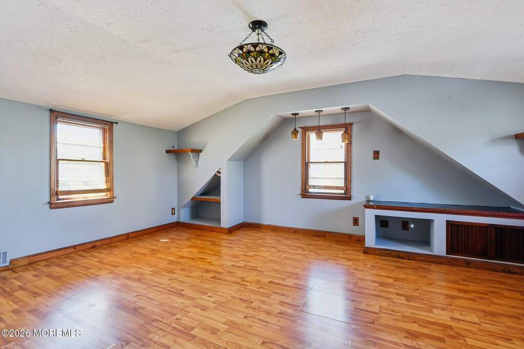 4 Bedroom Single Family Home/House's Image 14