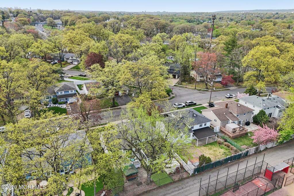 4 Bedroom Single Family Home/House's Image 32