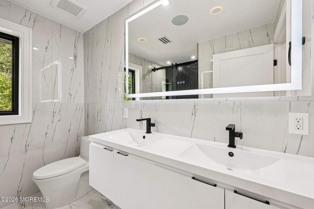 4 Bedroom Single Family Home/House's Image 27