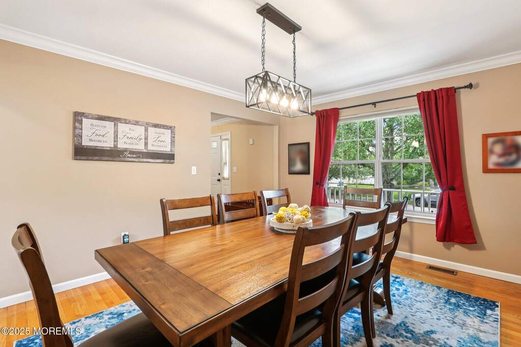 4 Bedroom Single Family Home/House's Image 10