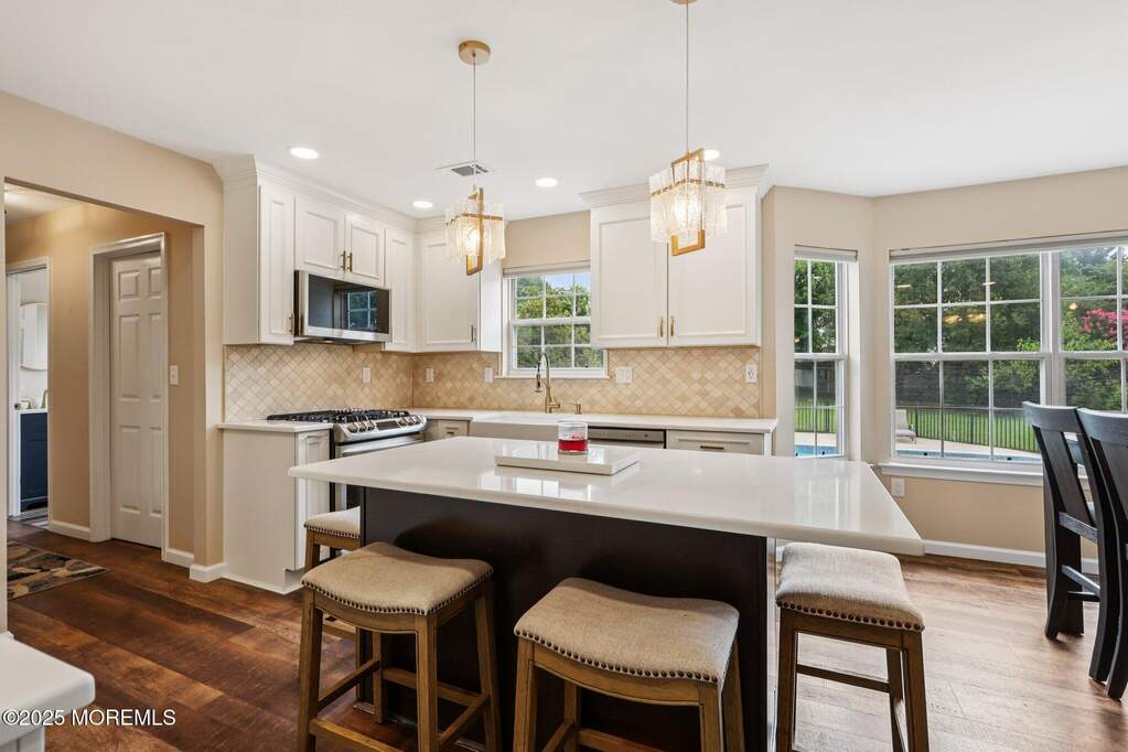 4 Bedroom Single Family Home/House's Image 12