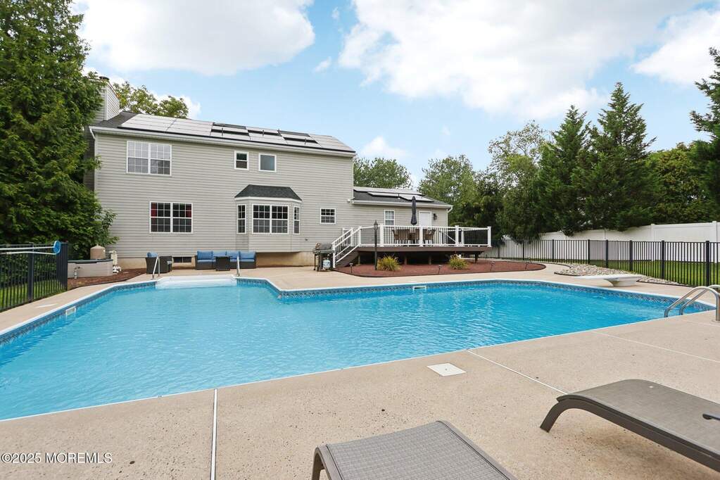 4 Bedroom Single Family Home/House's Image 44