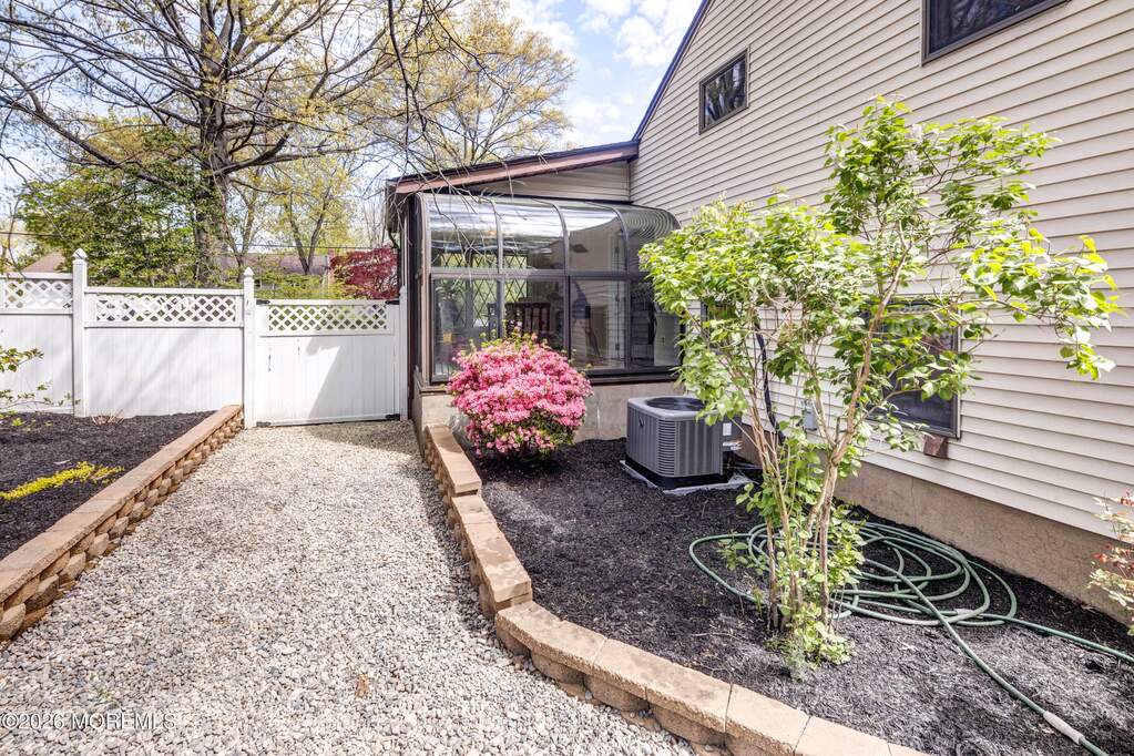 4 Bedroom Single Family Home/House's Image 35