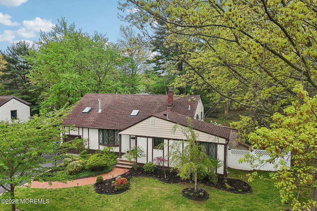 4 Bedroom Single Family Home/House's Image 38