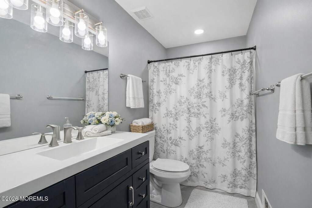 4 Bedroom Single Family Home/House's Image 35