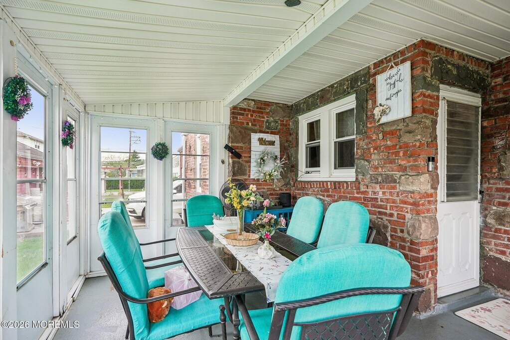 3 Bedroom Multi Unit's Image 7