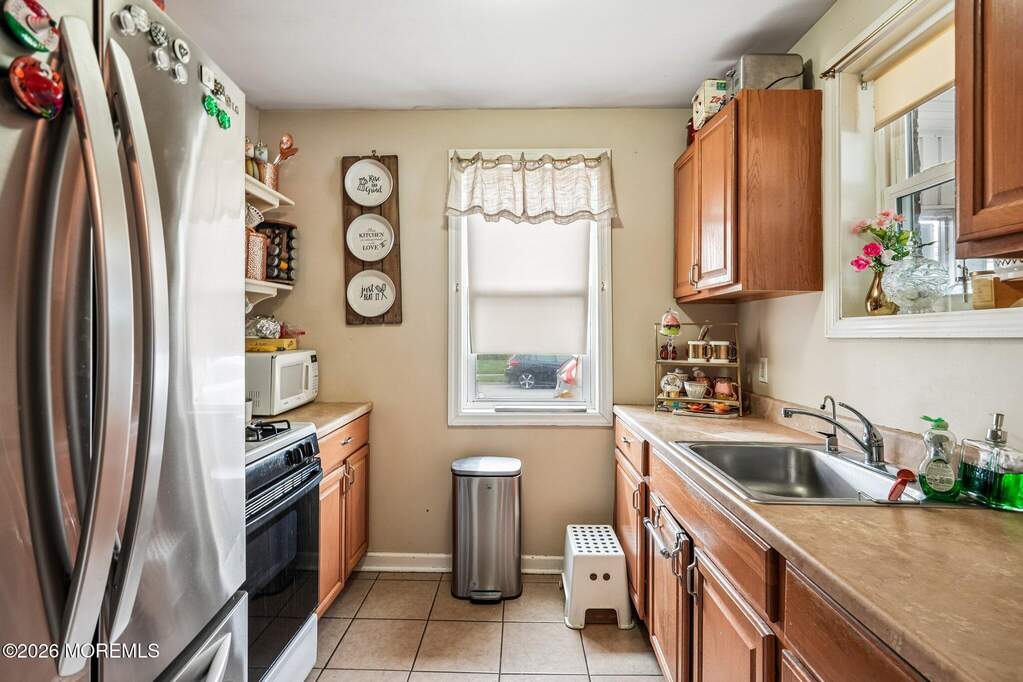3 Bedroom Multi Unit's Image 13