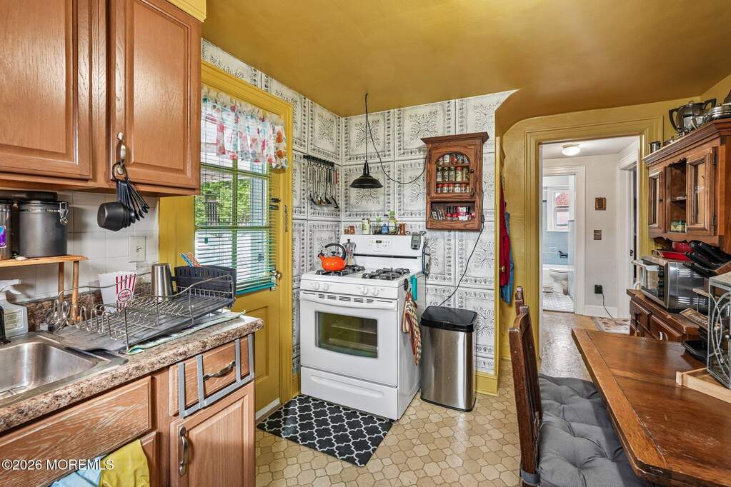 3 Bedroom Multi Unit's Image 26