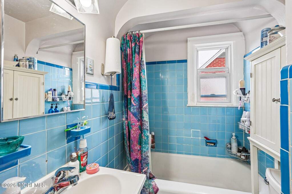 3 Bedroom Multi Unit's Image 34