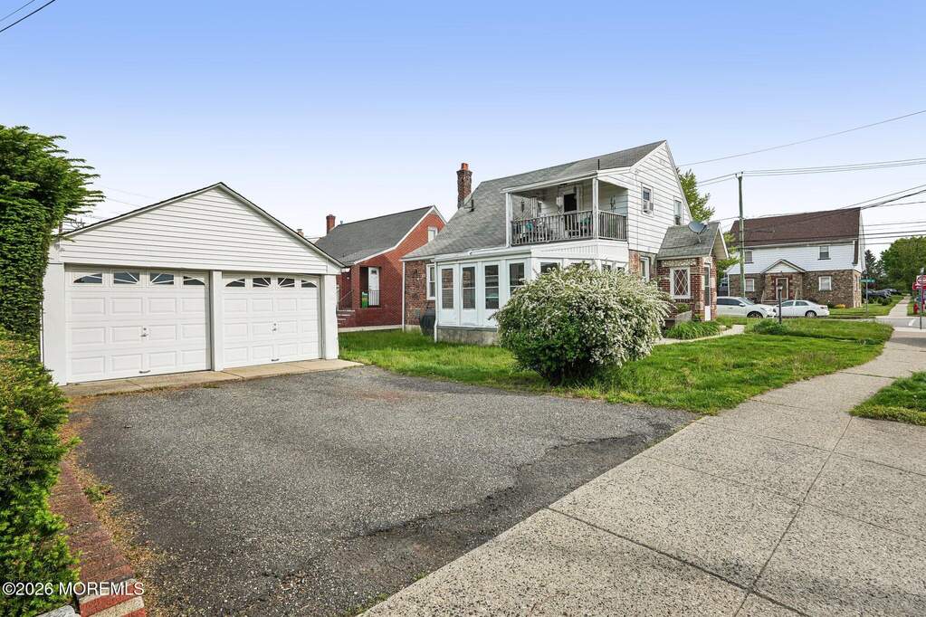3 Bedroom Multi Unit's Image 5