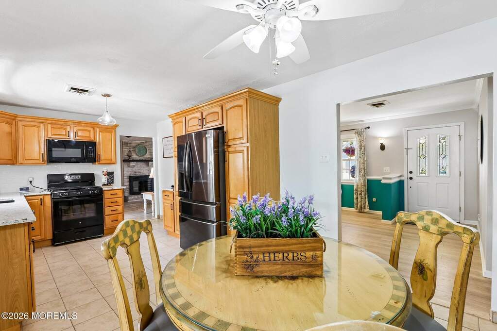 3 Bedroom Single Family Home/House's Image 7