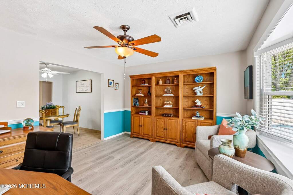 3 Bedroom Single Family Home/House's Image 12