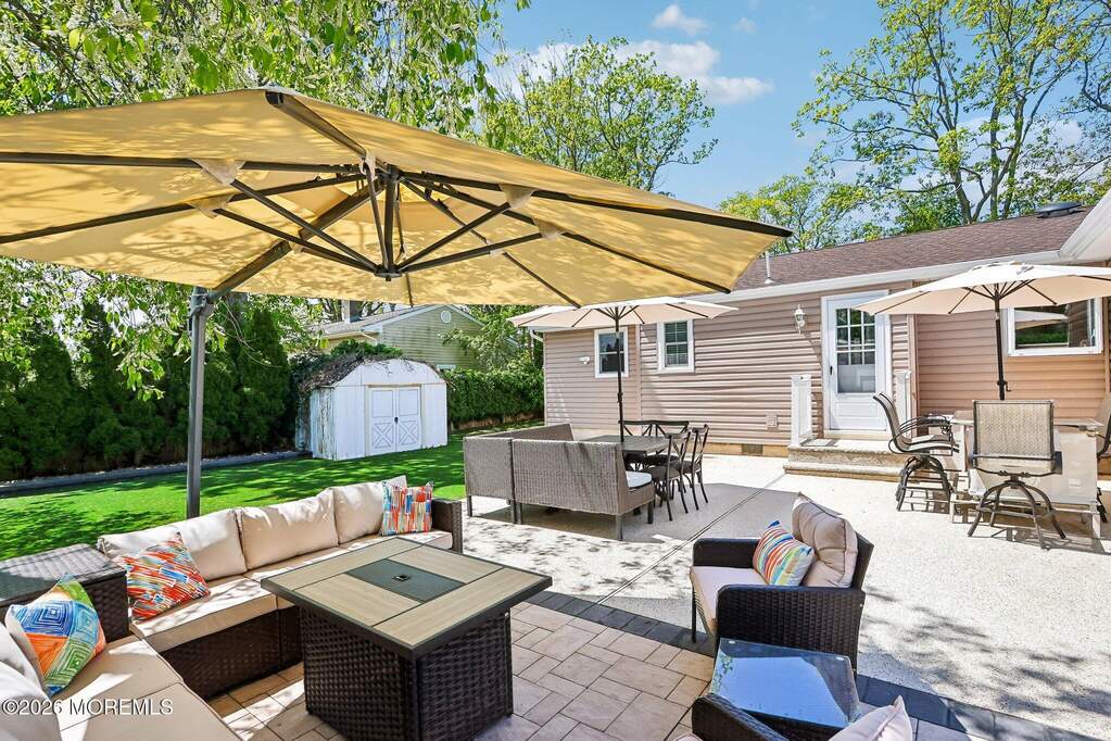 3 Bedroom Single Family Home/House's Image 39