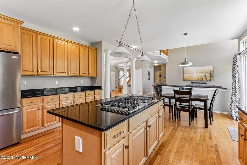 5 Bedroom Single Family Home/House's Image 11