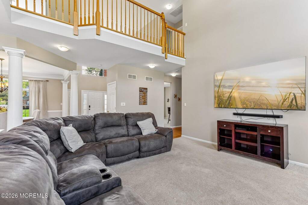 5 Bedroom Single Family Home/House's Image 17