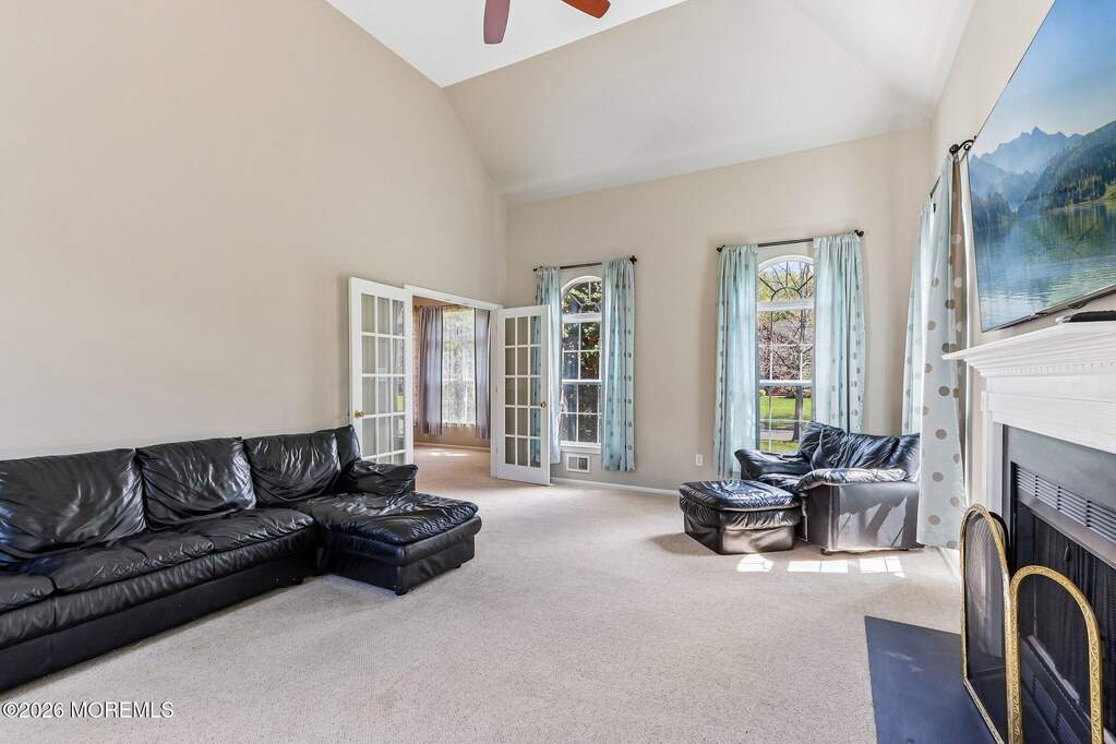 5 Bedroom Single Family Home/House's Image 25