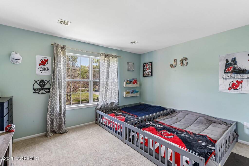 5 Bedroom Single Family Home/House's Image 38