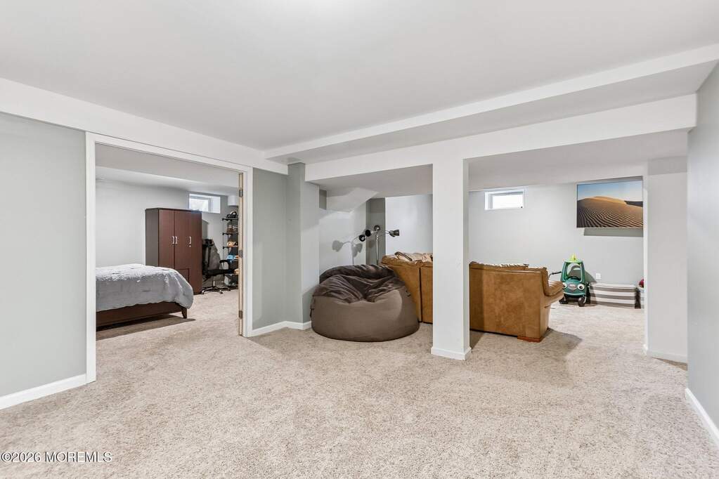 5 Bedroom Single Family Home/House's Image 39