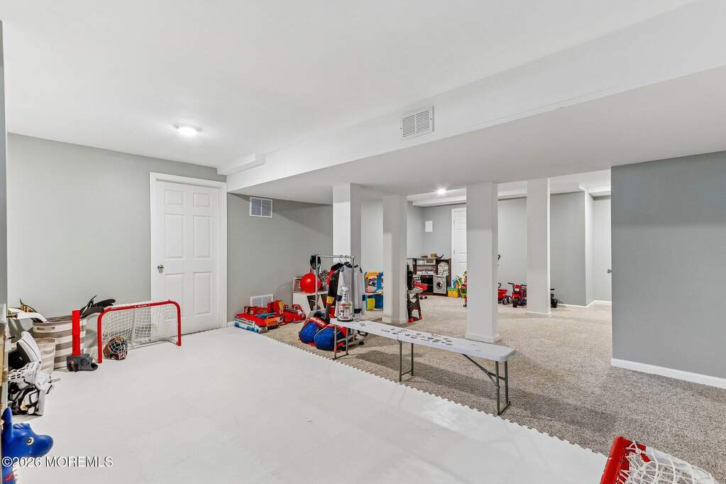5 Bedroom Single Family Home/House's Image 41