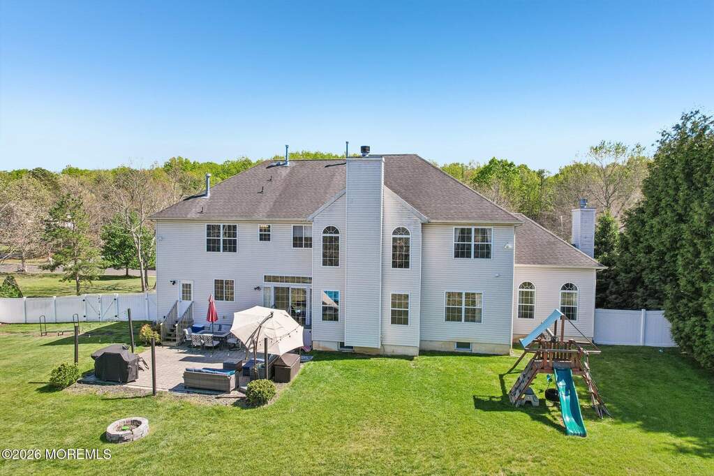 5 Bedroom Single Family Home/House's Image 60