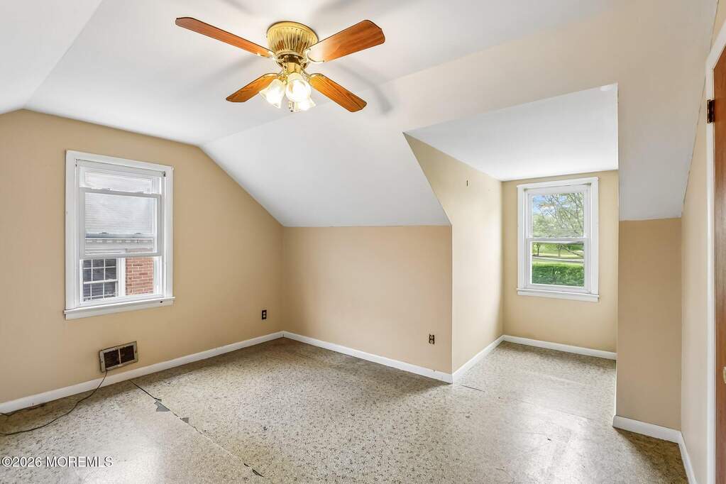 3 Bedroom Single Family Home/House's Image 10
