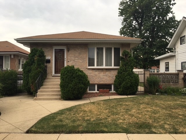 2609 N 74th Court, Elmwood Park, IL 60707 | MLS# 9367012 | @properties ...