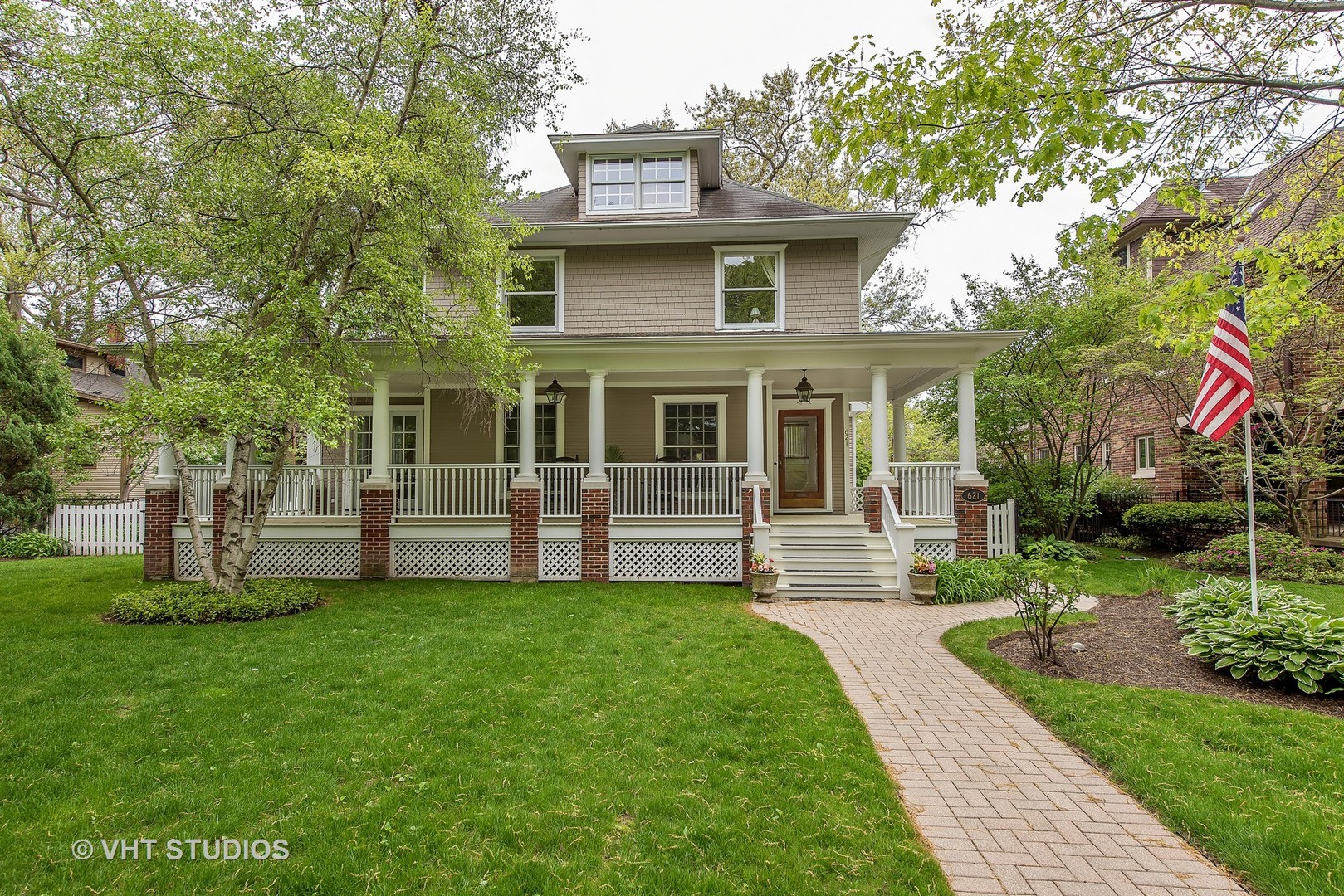 621 Elmwood Avenue, Wilmette, IL 60091 MLS 9582145 properties