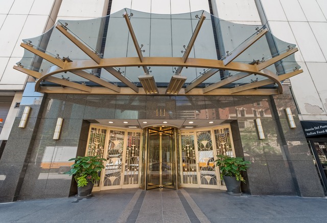 111 E Chestnut Street #29K, Chicago, IL 60611