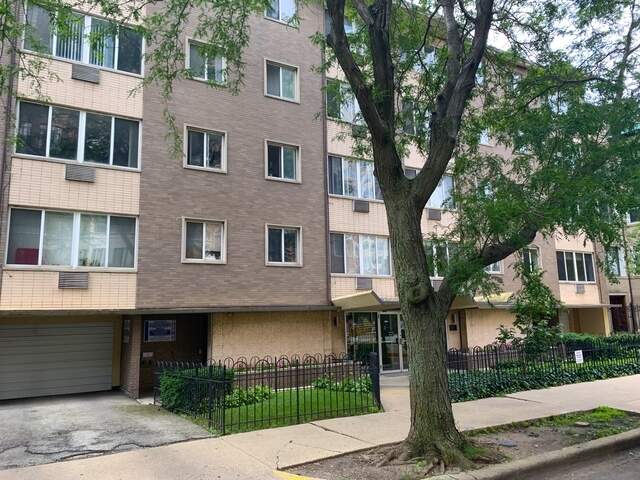539 W Stratford Place #204