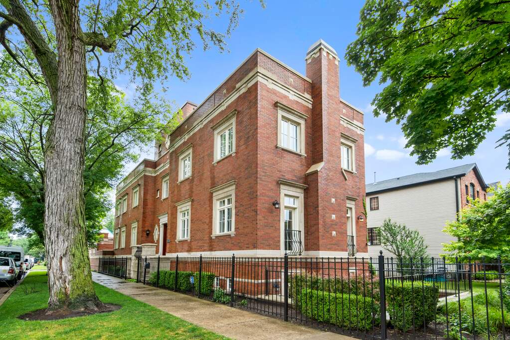 3632 N Oakley Avenue, Chicago, IL 60618 | MLS# 11030864 | @properties  Chicagoland
