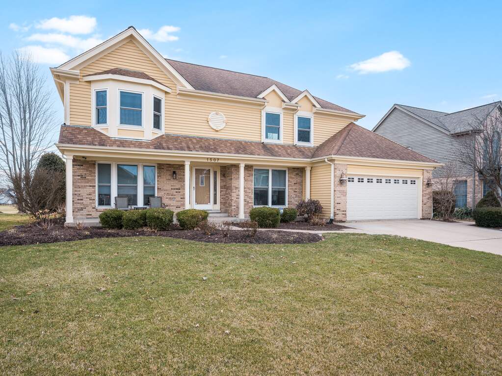 8117 Oakley Drive, Darien, IL 60561 | MLS# 10939549 | @properties  Chicagoland