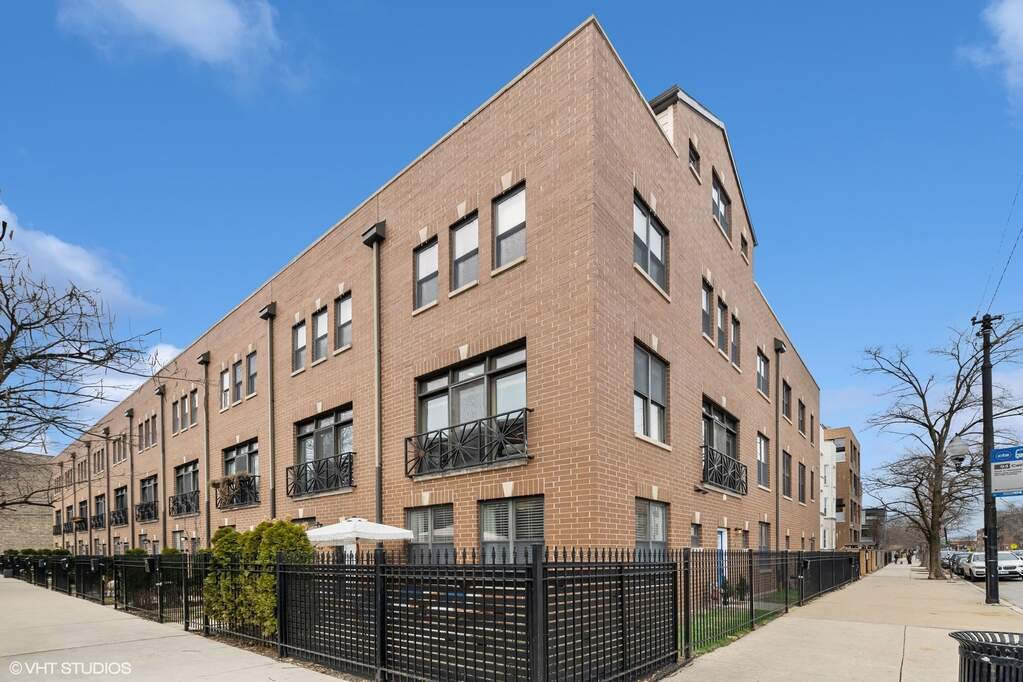 2823 N Oakley Avenue #B, Chicago, IL 60618 | MLS# 11491690 | @properties  Chicagoland