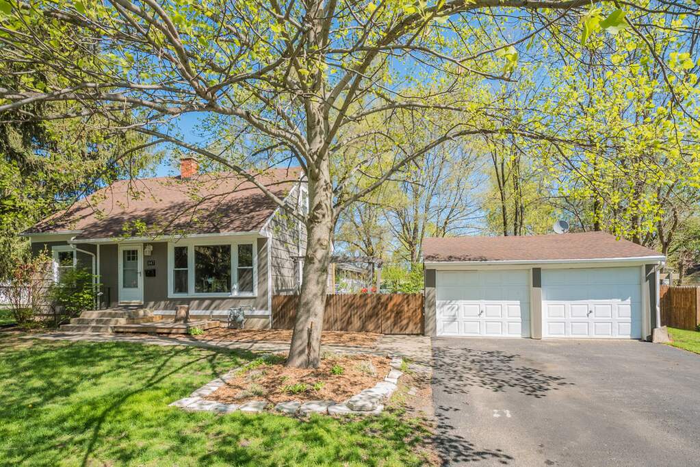 1447 Hoyt Avenue, Aurora, IL 60506 MLS 11772461 properties