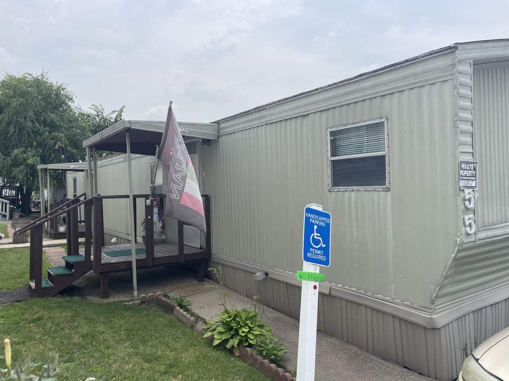 55 Pine Lane photo