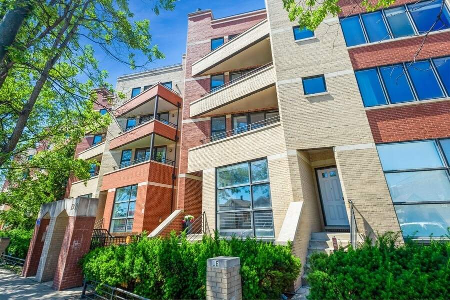 1500 W Grand Avenue #2W, Chicago, IL 60642