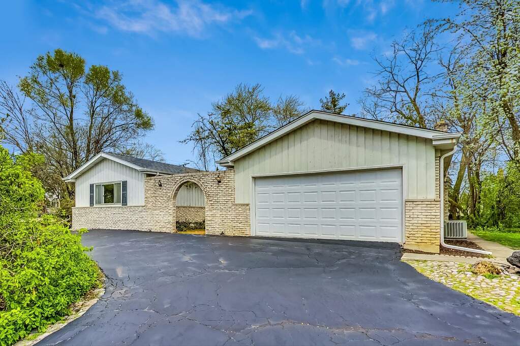 2744 Koepke Road, Northbrook, IL 60062 | MLS# 12063270 | @properties ...