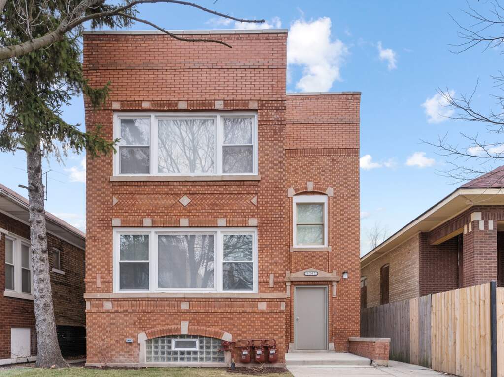 6207 S Maplewood Avenue photo