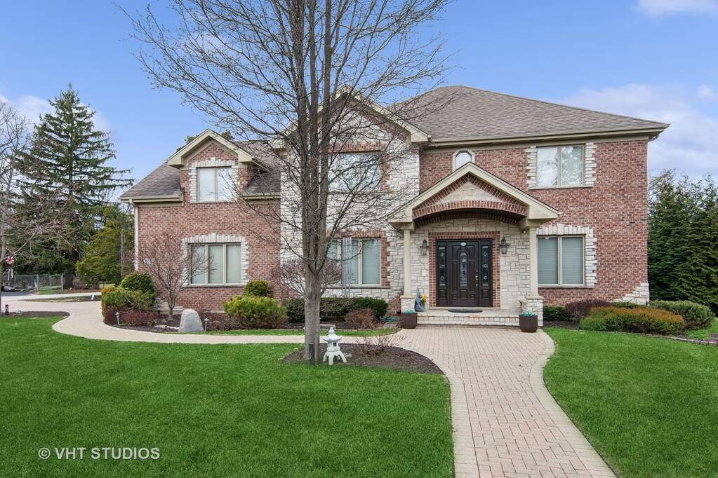 300 E Marion Avenue photo