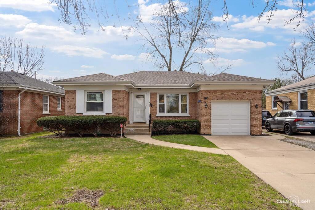 826 N Lagrange Road photo