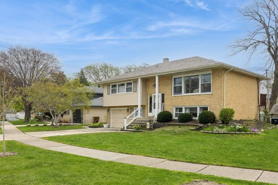 5105 Wolfe Drive, Oak Lawn, IL 60453