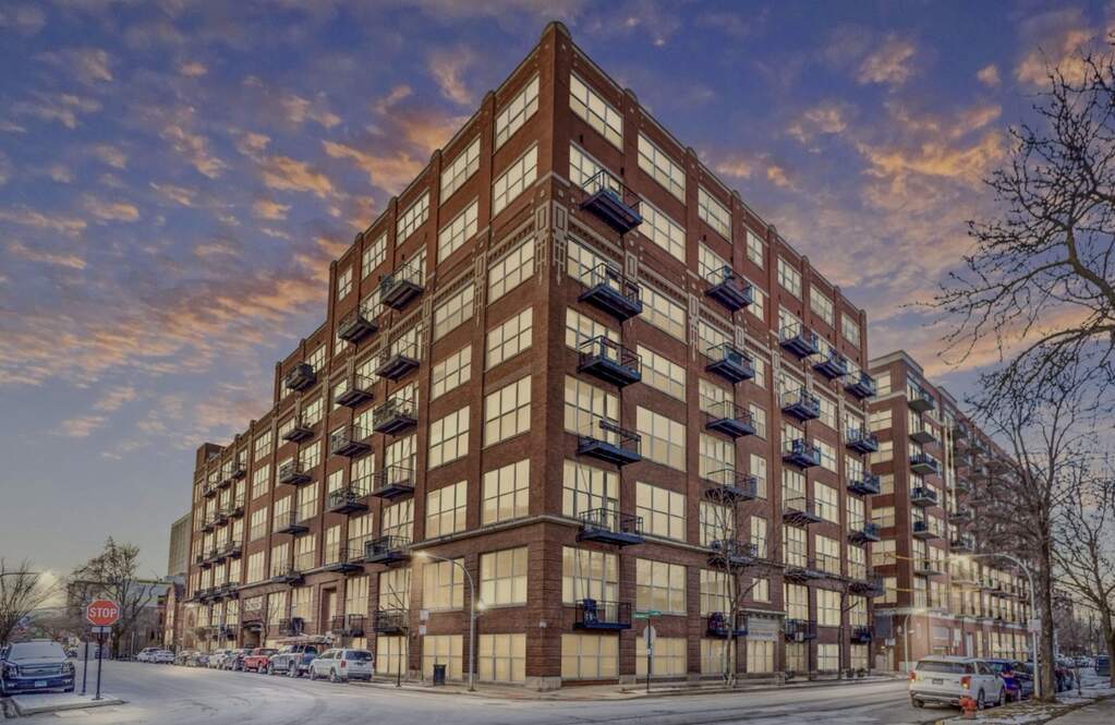 1500 W Monroe Street #107, Chicago, IL 60607