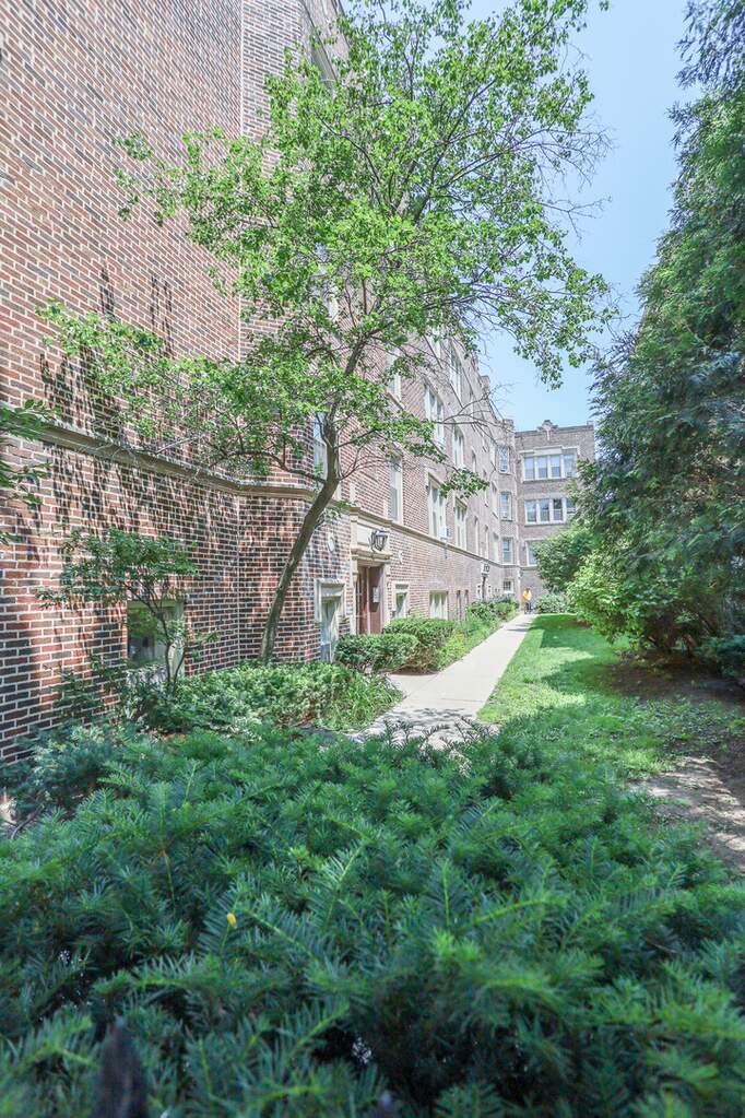 4919 N Damen Avenue #1E