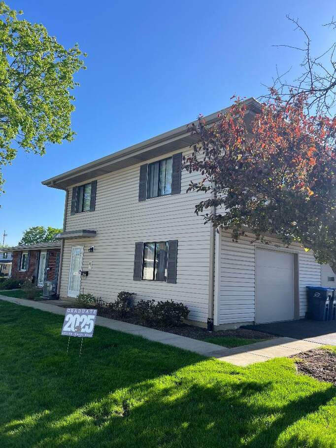 1109 Stoughton Court