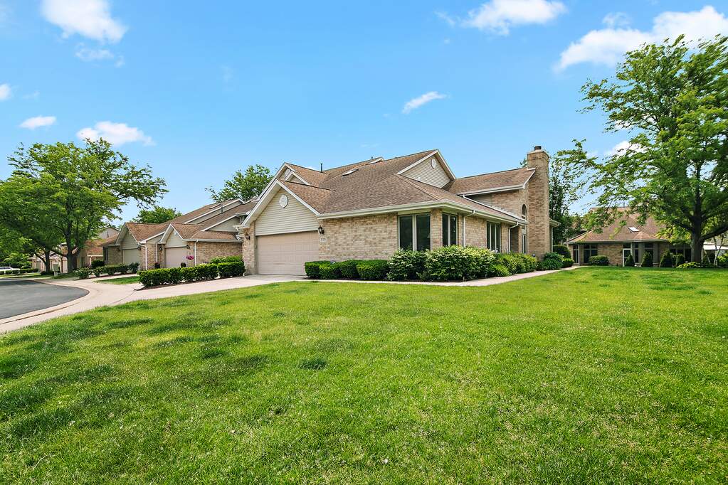 1229 Arbor Drive, Lemont, IL 60439