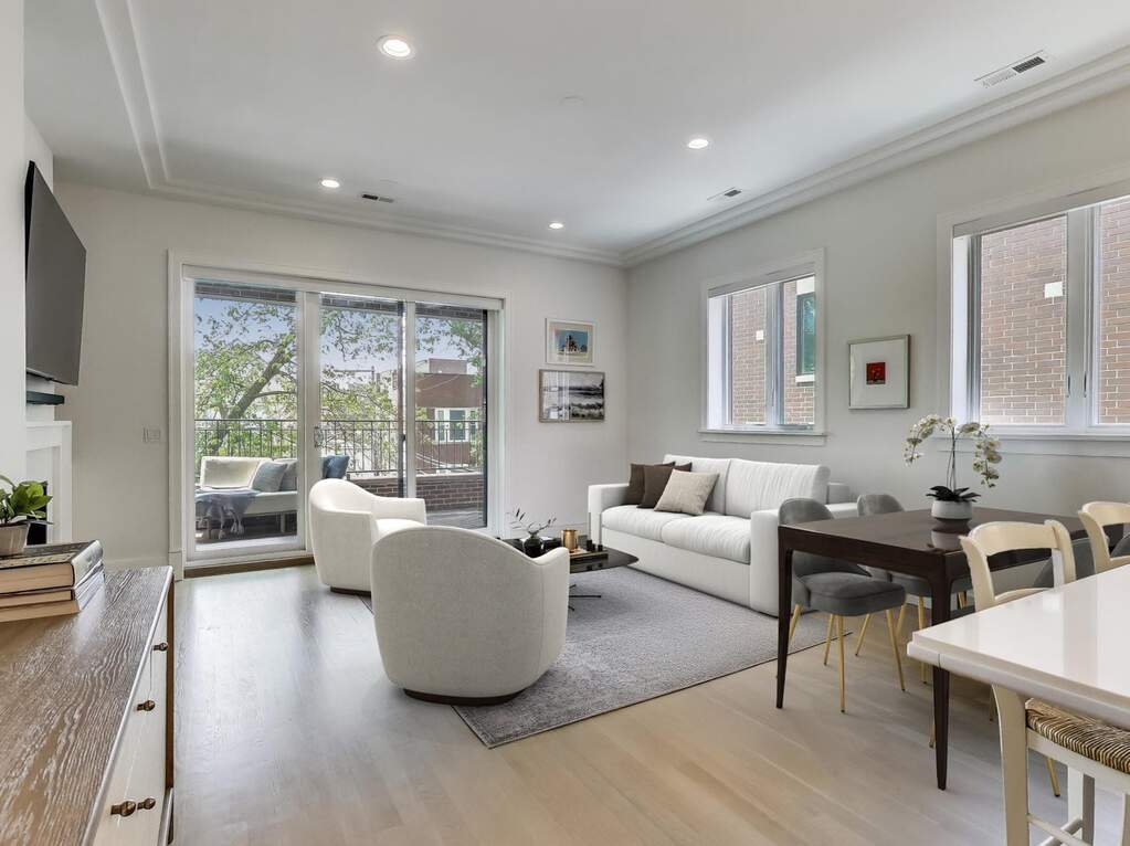 2745 N Greenview Avenue #2, Chicago, IL 60614