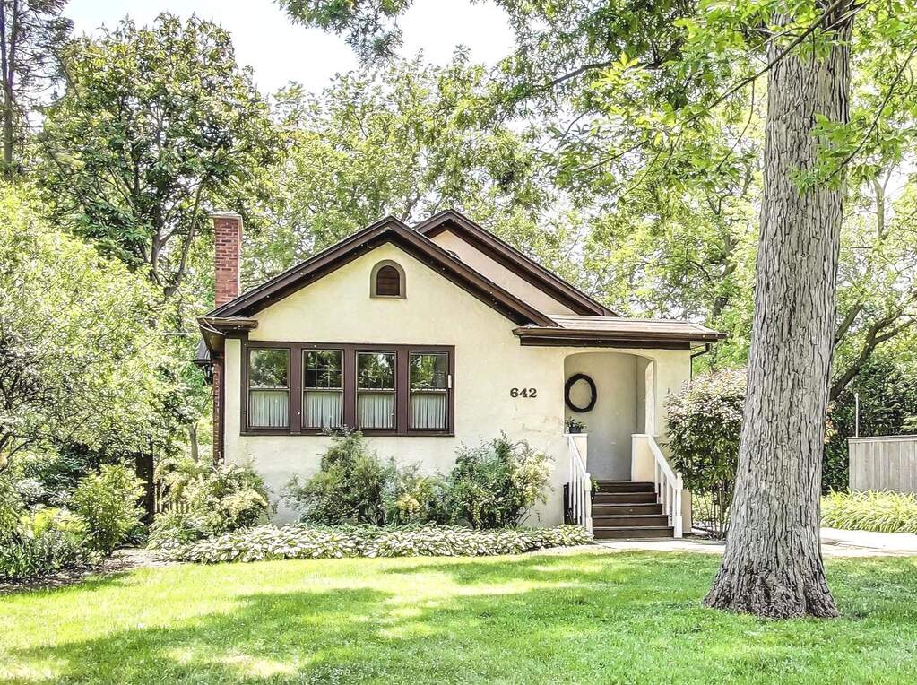 642 Gray Avenue, Highland Park, IL 60035