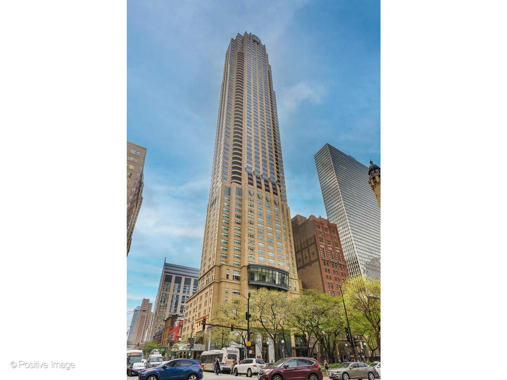 800 N Michigan Avenue #60PHN photo