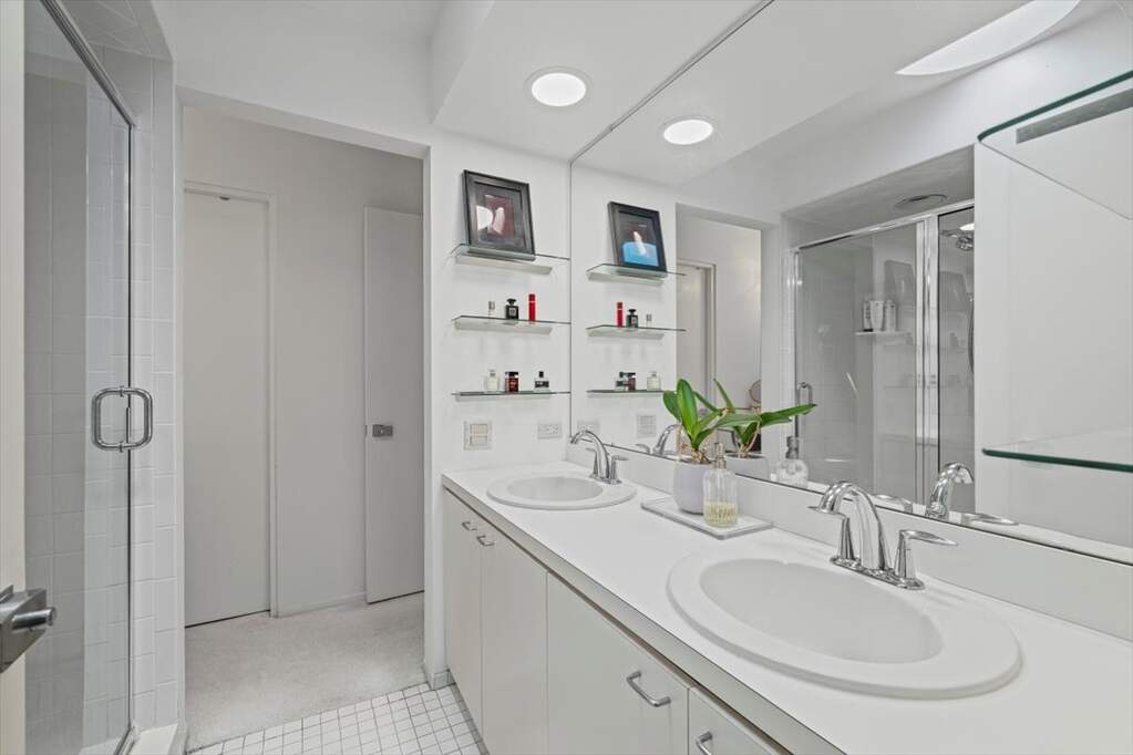 625 Sheridan Road, Highland Park, IL 60035