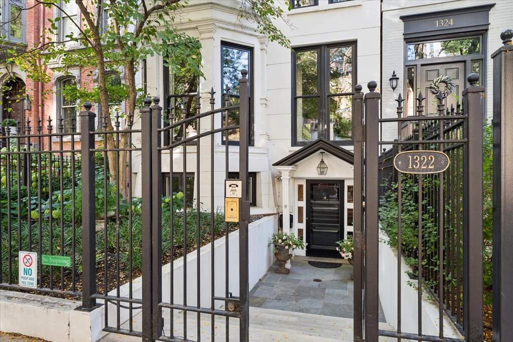 1322 N Dearborn Street photo