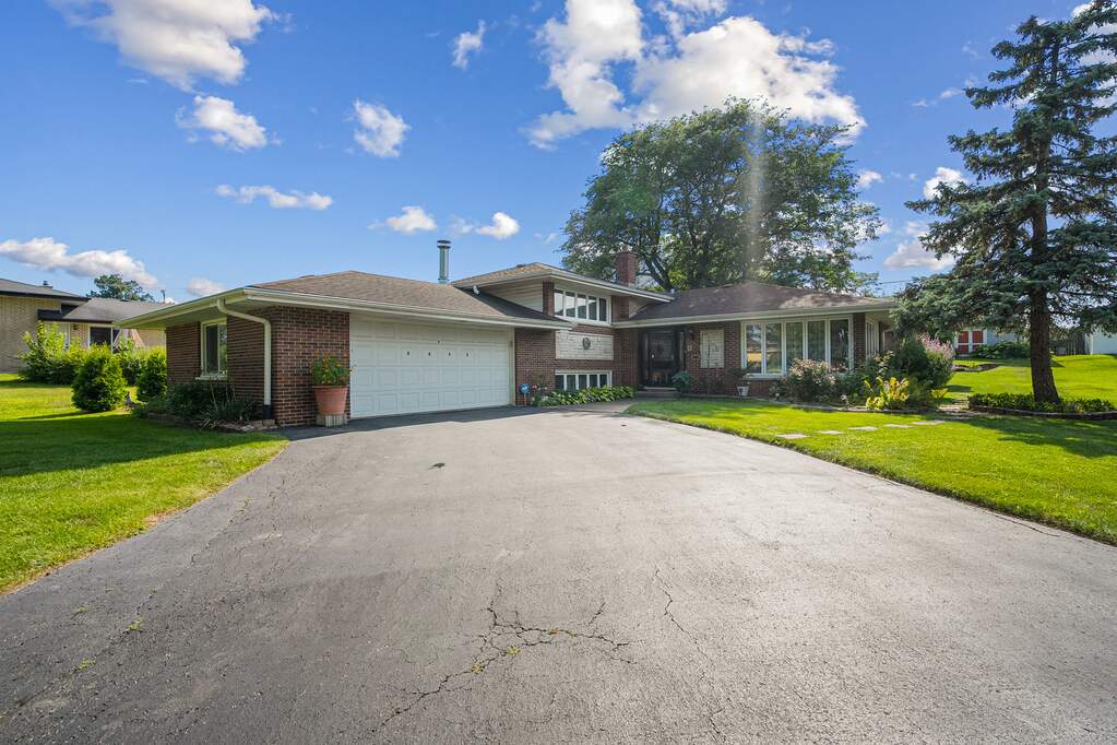 8832 Pleasant Avenue photo